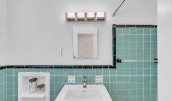 302 Deal Lake Dr 19, Asbury Park, NJ 07712