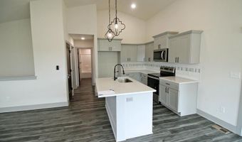 8641 E Cherrywood Ct, Bel Aire, KS 67226