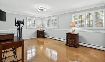7052 WARDELL St, Annandale, VA 22003