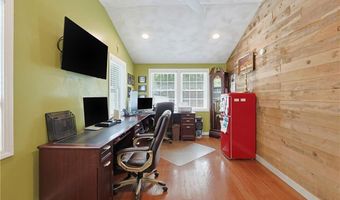 417 Lake Washington Dr, Glocester, RI 02814