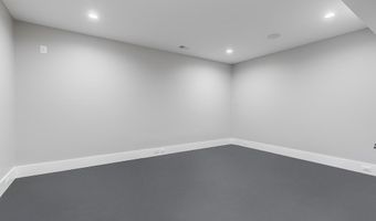 809 N KENMORE St, Arlington, VA 22201