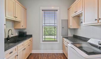 722 Lakeshore Dr, Autaugaville, AL 36003