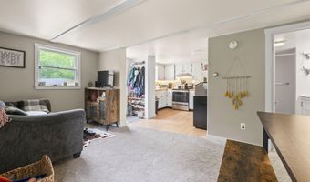 14 Lakeshore Dr, Belgrade, ME 04918