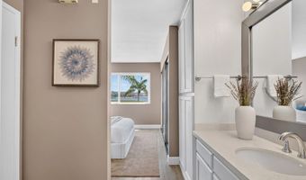 3991 Crown Point Dr 112, San Diego, CA 92109