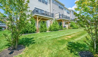 31 Valiant Ct, Middletown, NJ 07748