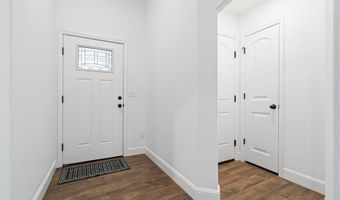 5905 NW Ettie May St, Bentonville, AR 72713