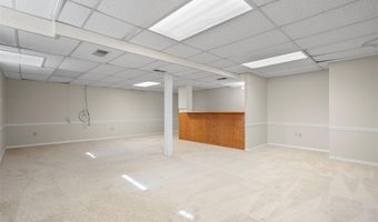 1217 Du Motier Dr, Ballwin, MO 63011