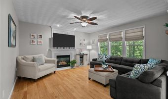 123 CASTLE ROCKS Rd, Warwick, RI 02886