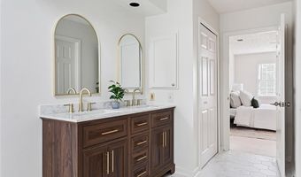 994 Coach House Dr, Tucker, GA 30084