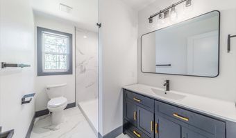 187 Grand Central Pkwy, Bayville, NJ 08721