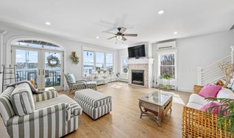 51 Bridge St, Belfast, ME 04915