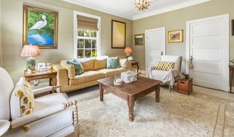 128 4th St, Apalachicola, FL 32320