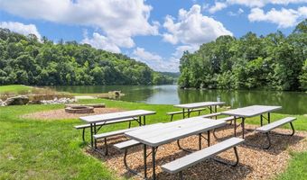 208 Berg Crossing Dr, Augusta, MO 63332