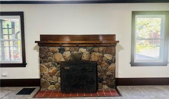180 S Balch St, Akron, OH 44302