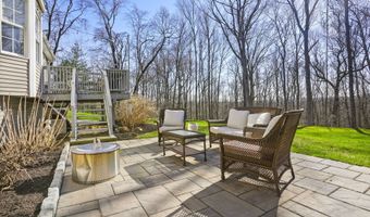 16 N Beech Tree Rd, Brookfield, CT 06804
