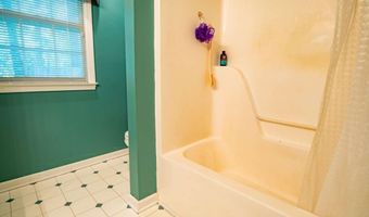 165 Spring Lk, Athens, GA 30605