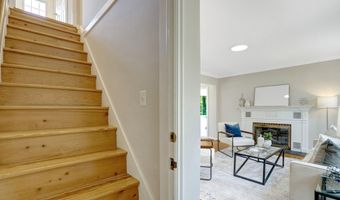 7107 COVENTRY Rd, Alexandria, VA 22306