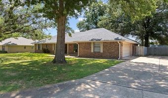 2208 Hickory Dr, Ardmore, OK 73401