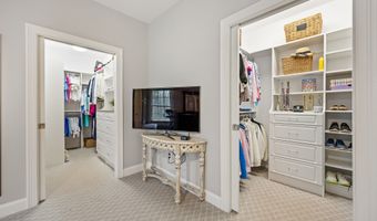 305 Richmond Glen Dr, Cheshire, CT 06410
