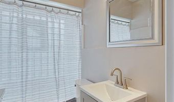 9405 Mackenzie Rd, Affton, MO 63123