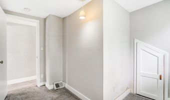 6437 HOLYOKE Dr, Annandale, VA 22003