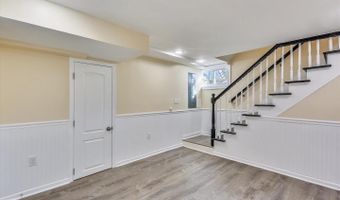 8908 GRANT St, Bethesda, MD 20817