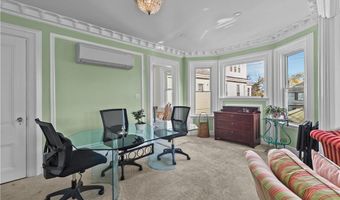 98 Kay St 2, Newport, RI 02840