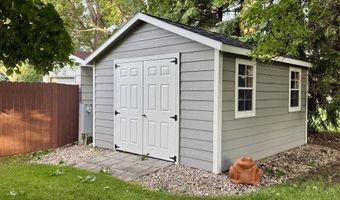 1105 Cherrywood Ln, Aberdeen, SD 57401