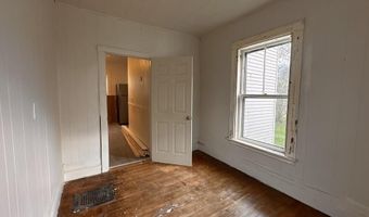 16 Walter St, Bangor, ME 04401