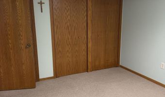 1899 Eisenhower Cir, Aberdeen, SD 57401