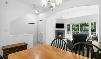15400 SW MALLARD Dr 102, Beaverton, OR 97007