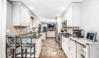 20 Puritan Valley Rd, Brookfield, CT 06804