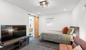 9817 FERNWOOD Rd, Bethesda, MD 20817