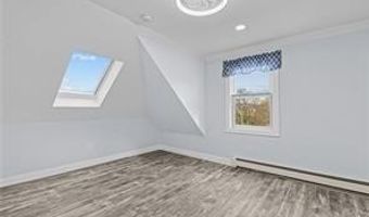 17 Selkirk Rd Rd 3, Cranston, RI 02905