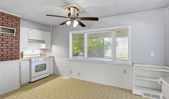 521 E CALUMET St, Appleton, WI 54915