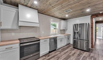 127 COLONIAL Dr, Auburndale, FL 33823