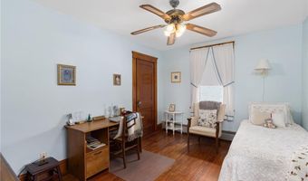 19 Bouvier Ave, Lincoln, RI 02838