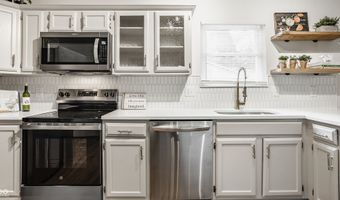 8740 Royal Meadow Dr, Indianapolis, IN 46217