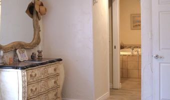 404 408 W 3rd St, Capitan, NM 88316