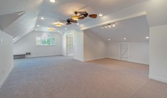 18266 S HOLLY Ln, Oregon City, OR 97045