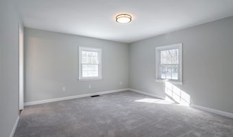 437 Chester Rd, Auburn, NH 03032