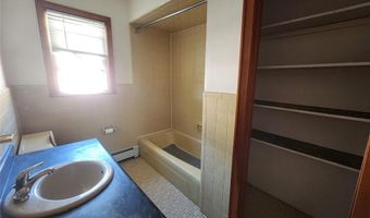 34 Hilton St, Belleville, NJ 07109
