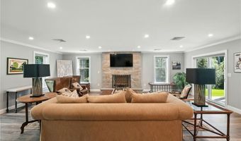 25 Rock Way, East Greenwich, RI 02818