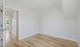 33 Jefferson Ave, East Providence, RI 02915