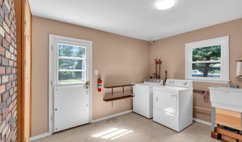 4 Michele Dr, Middletown, NJ 07748