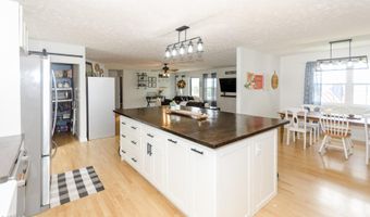 4580 Lakeshore Dr, Bean Station, TN 37708