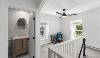 61 School St 2R, Lincoln, RI 02802