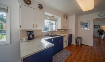 16281 CHAPMAN Ln, Brookings, OR 97415