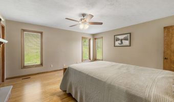 74 Muncy Ln, Ashland, KY 41102