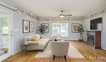 352 Cedar Ln, Arden, NC 28704